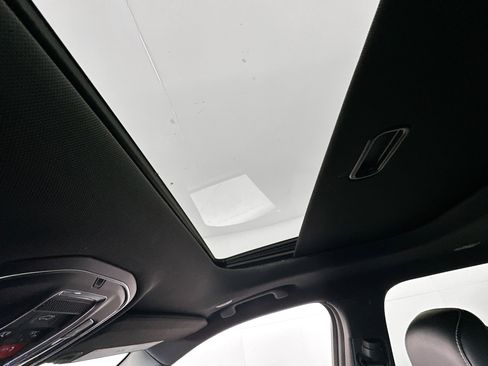 Used 2023 Jeep Grand Cherokee L Laredo image 21