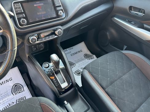 Used 2019 Nissan Kicks SR image 34