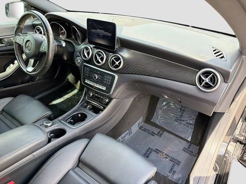 Used 2018 Mercedes-Benz CLA 250 image 12