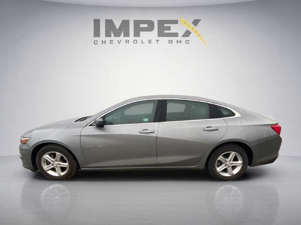 Used 2023 Chevrolet Malibu LS FWD image 2