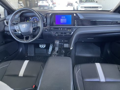 Used 2026 Toyota Camry SE w/ Convenience Package FWD image 17