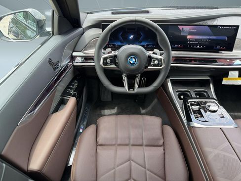 New 2026 BMW 750e xDrive w/ Executive Package AWD/4WD image 4