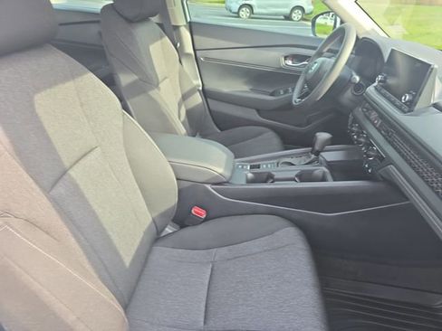 Used 2025 Honda Accord LX image 11