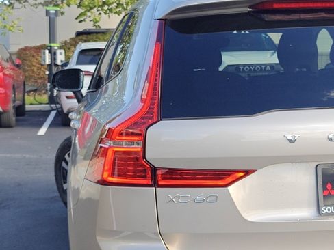 Used 2025 Volvo XC60 B5 Core image 35