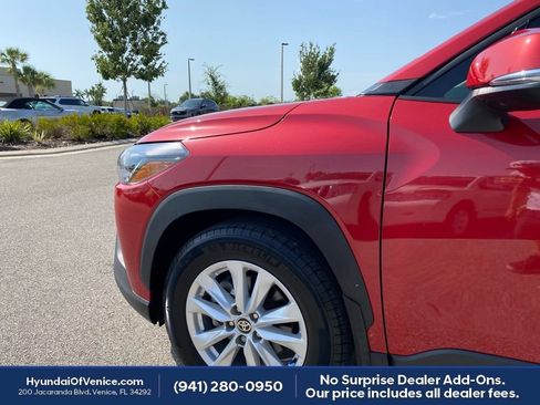 Used 2024 Toyota Corolla Cross LE w/ Moonroof Package FWD image 42