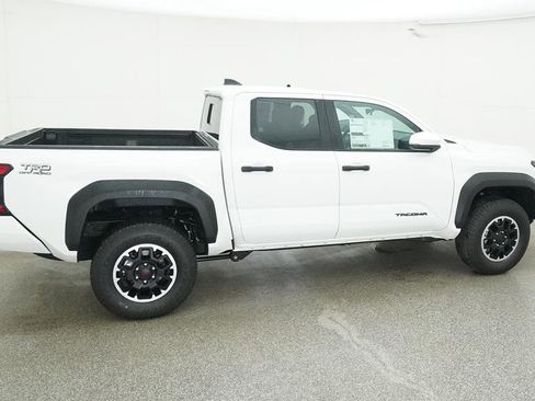 New 2025 Toyota Tacoma TRD Off-Road image 13