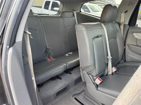 Used 2015 Chevrolet Traverse LS FWD image 16