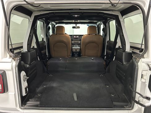 Used 2020 Jeep Wrangler Unlimited Sahara w/ Cold Weather Group image 32