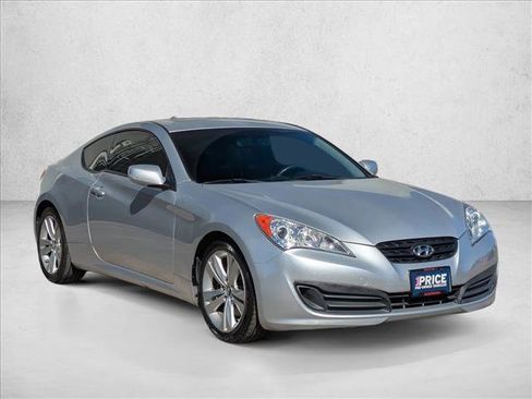 Used 2012 Hyundai Genesis 2.0T image 2