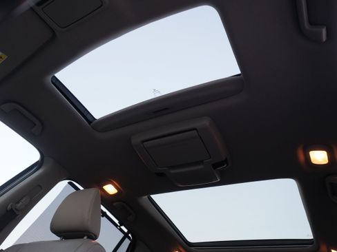 Used 2020 Honda Pilot Elite image 22