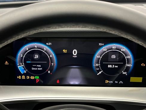 New 2025 Volkswagen Tiguan SE image 25