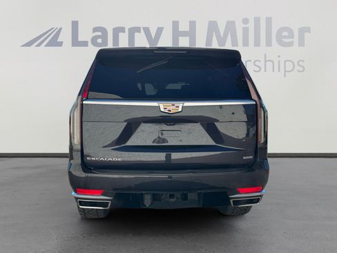 Used 2024 Cadillac Escalade Premium Luxury image 4