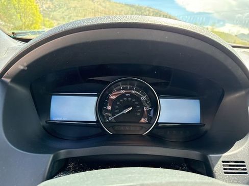 Used 2019 Ford Explorer XLT w/ Equipment Group 202A AWD/4WD image 24