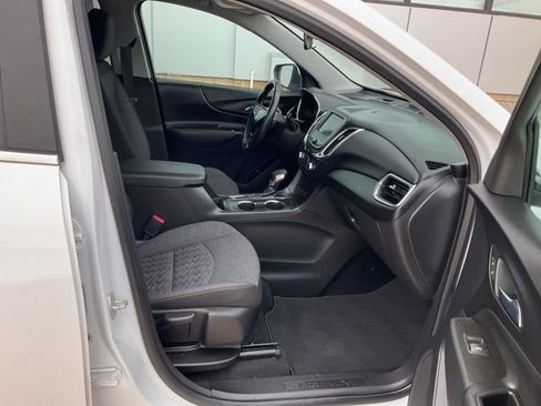 Used 2023 Chevrolet Equinox LT image 33