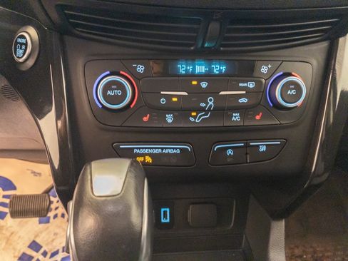 Used 2019 Ford Escape SE image 22