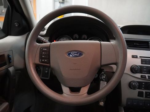Used 2011 Ford Focus SE FWD image 17