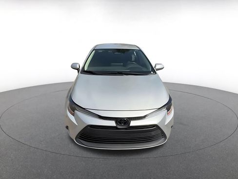 Used 2025 Toyota Corolla LE FWD image 3