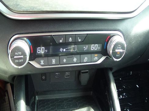 Used 2024 Nissan Altima 2.5 SV image 24