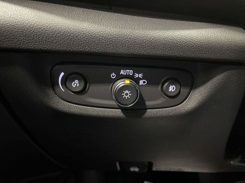 Used 2018 Buick Regal Essence w/ Driver Confidence Package #1 image 21