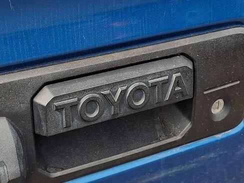 Used 2016 Toyota Tacoma Limited RWD image 23
