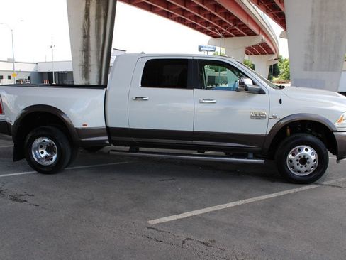 Used 2017 RAM 3500 Laramie Longhorn w/ Convenience Group AWD/4WD image 8