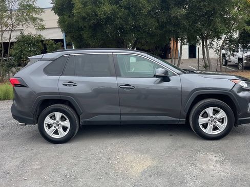 Used 2020 Toyota RAV4 XLE AWD/4WD image 2