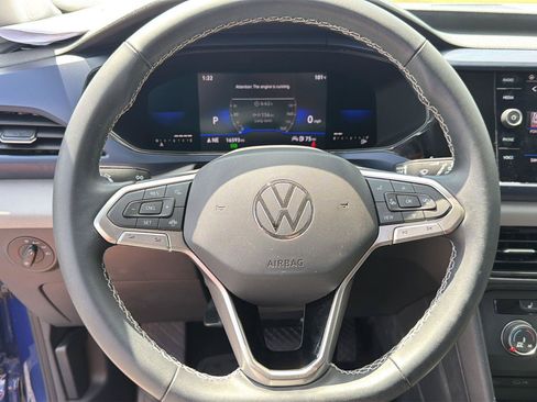 Used 2022 Volkswagen Taos SE FWD image 19
