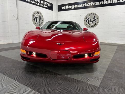 Used 2004 Chevrolet Corvette Coupe w/ Roof Package RWD image 8