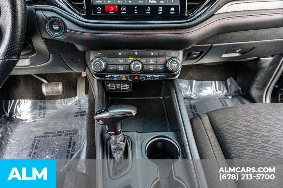 Used 2025 Dodge Durango GT RWD image 44