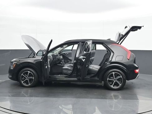 Used 2023 Kia Niro SX image 27