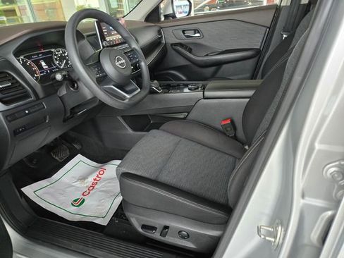 Used 2023 Nissan Rogue SV AWD/4WD image 9