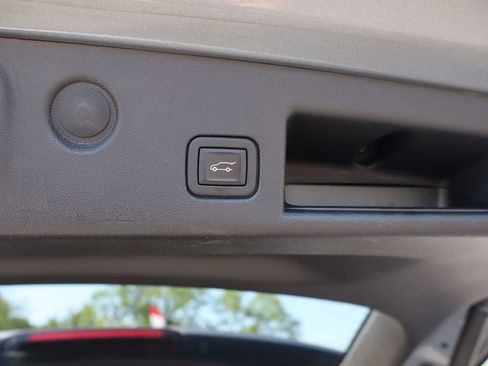 Used 2023 Chevrolet Equinox RS FWD image 23