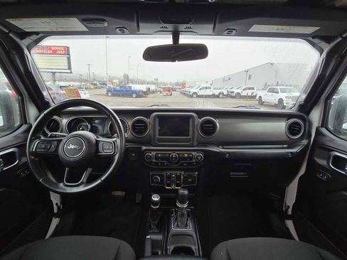 Used 2022 Jeep Gladiator Sport image 15