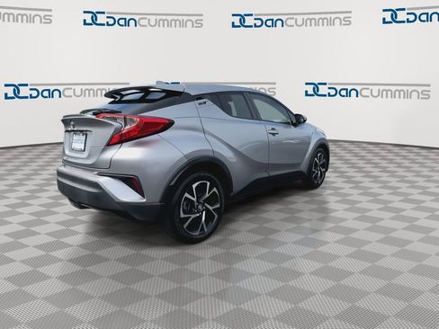 Used 2019 Toyota C-HR XLE FWD image 8