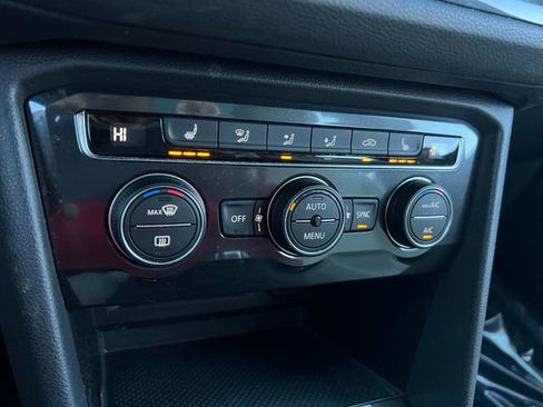 Used 2019 Volkswagen Tiguan SE w/ Panoramic Sunroof Package image 26