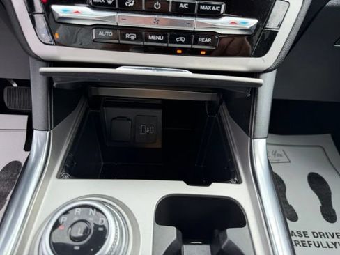 Used 2023 Ford Explorer XLT w/ Equipment Group 202A AWD/4WD image 31