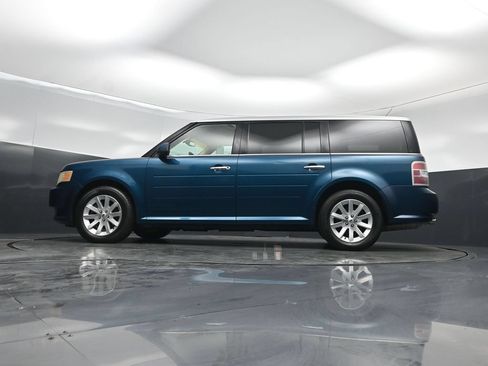 Used 2011 Ford Flex SEL FWD image 7