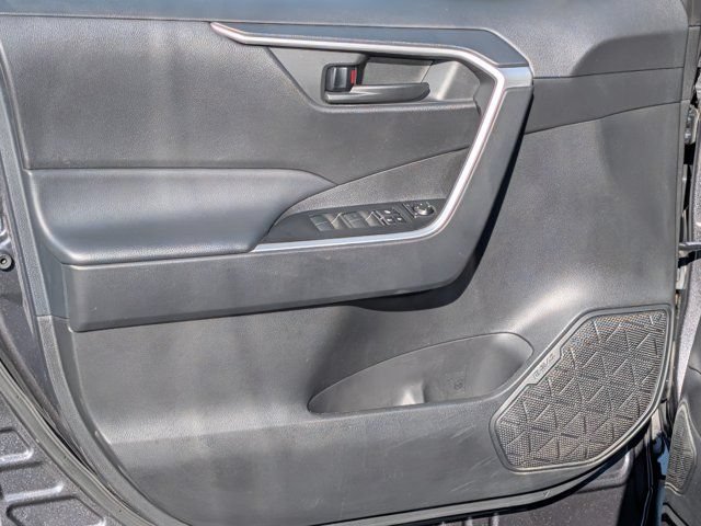 Used 2024 Toyota RAV4 LE FWD image 10
