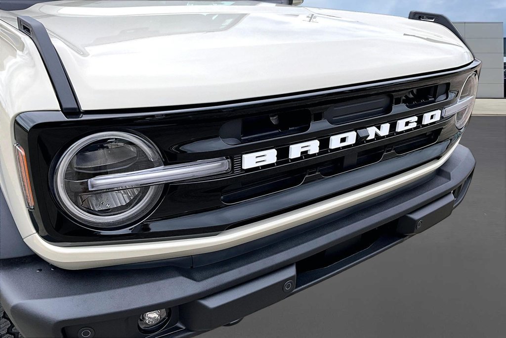 New 2026 Ford Bronco Outer Banks w/ Sasquatch Package AWD/4WD image 34