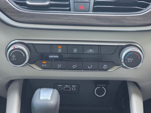 Used 2024 Nissan Altima 2.5 SV image 13