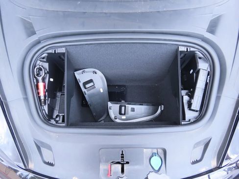 Used 2020 Porsche Taycan Turbo image 13