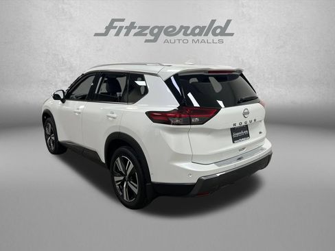 Used 2025 Nissan Rogue SL w/ SL Premium Package FWD image 3