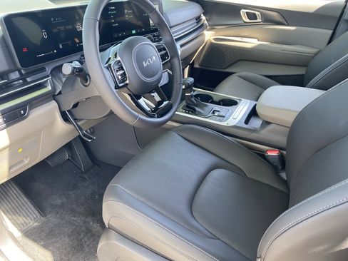 New 2026 Kia Carnival image 16