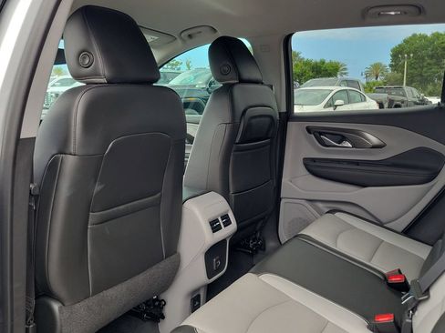 Used 2022 GMC Terrain SLT w/ LPO, Floor Liner Package FWD image 13