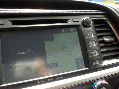 Used 2016 Toyota Highlander XLE AWD/4WD image 17