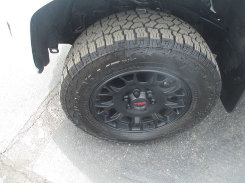 Used 2024 Toyota Tacoma TRD Sport w/ TRD Sport Premium Package AWD/4WD image 14