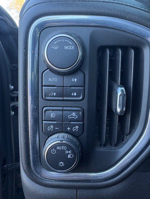 Used 2020 Chevrolet Silverado 1500 RST w/ Texas Edition AWD/4WD image 13