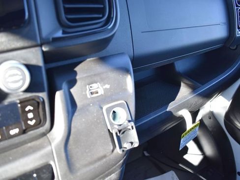 New 2026 RAM ProMaster 2500 w/ Crew Van Package image 32