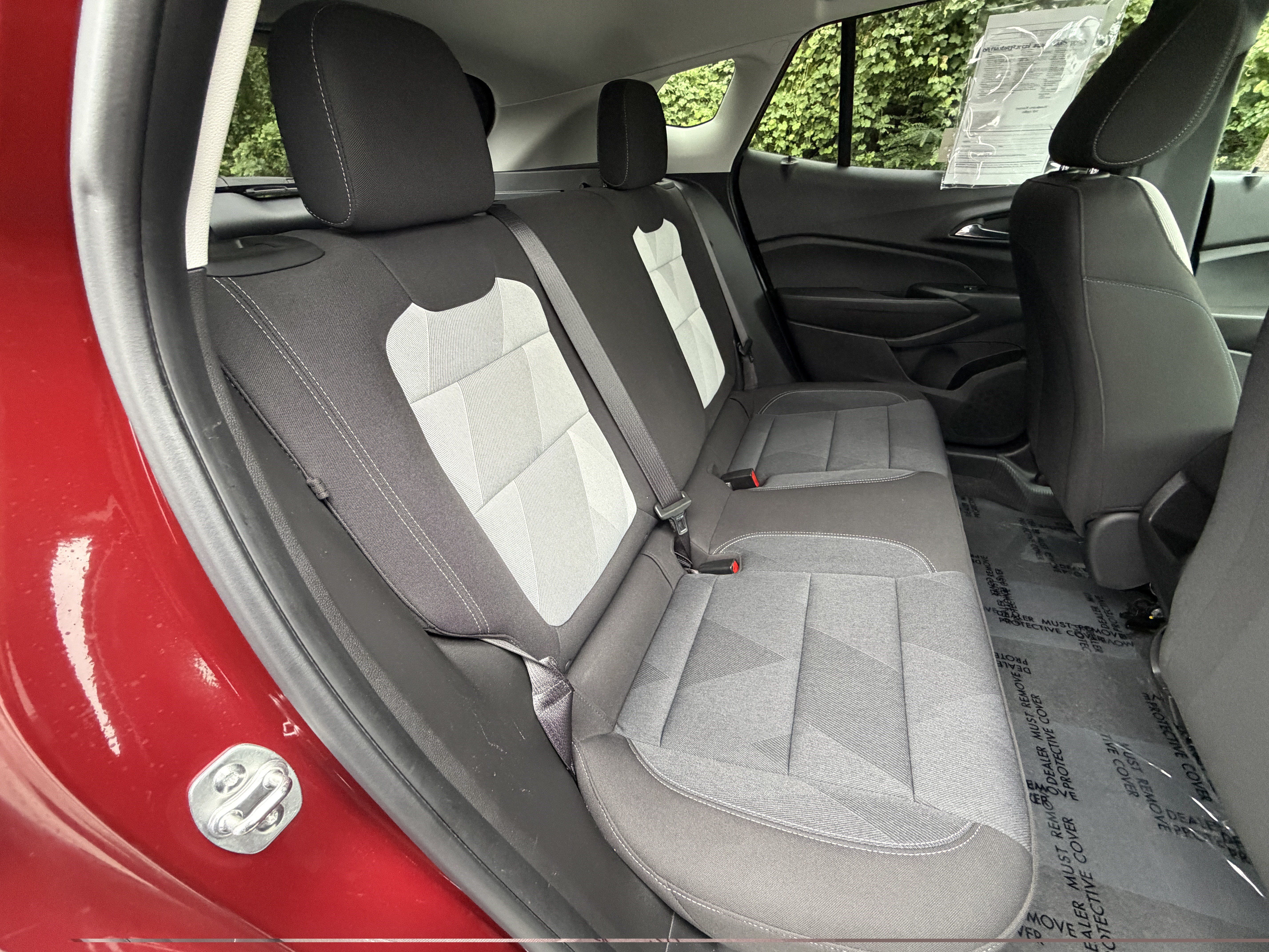 Used 2025 Chevrolet Trax LS w/ LS Convenience Package FWD image 16