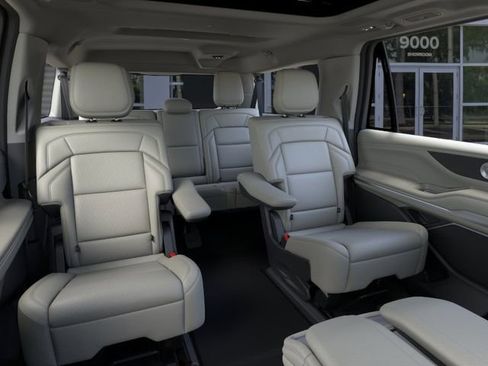 New 2026 Lincoln Navigator L Reserve AWD/4WD image 11